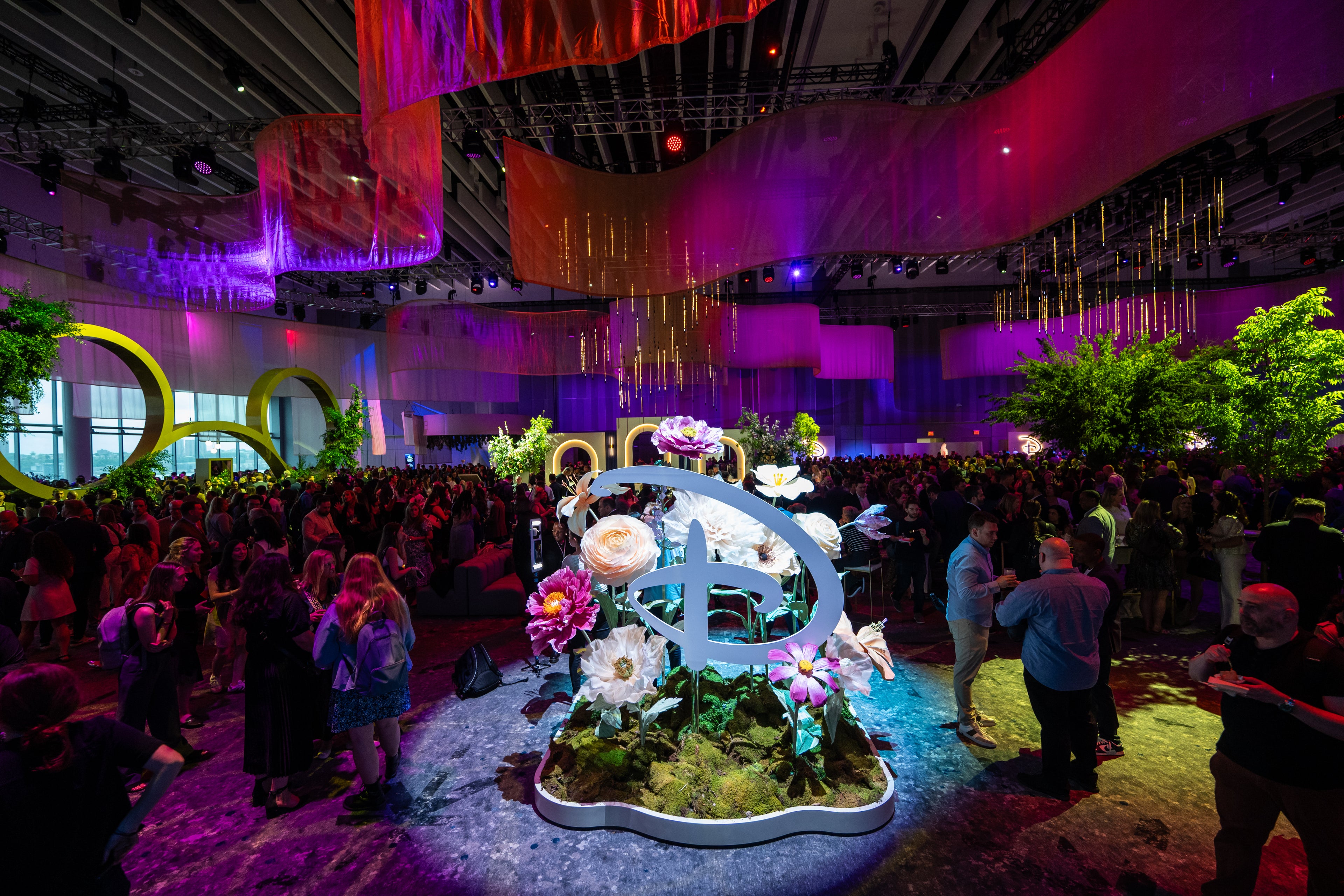 Hana Form oversized paper flower sculpture for event decor