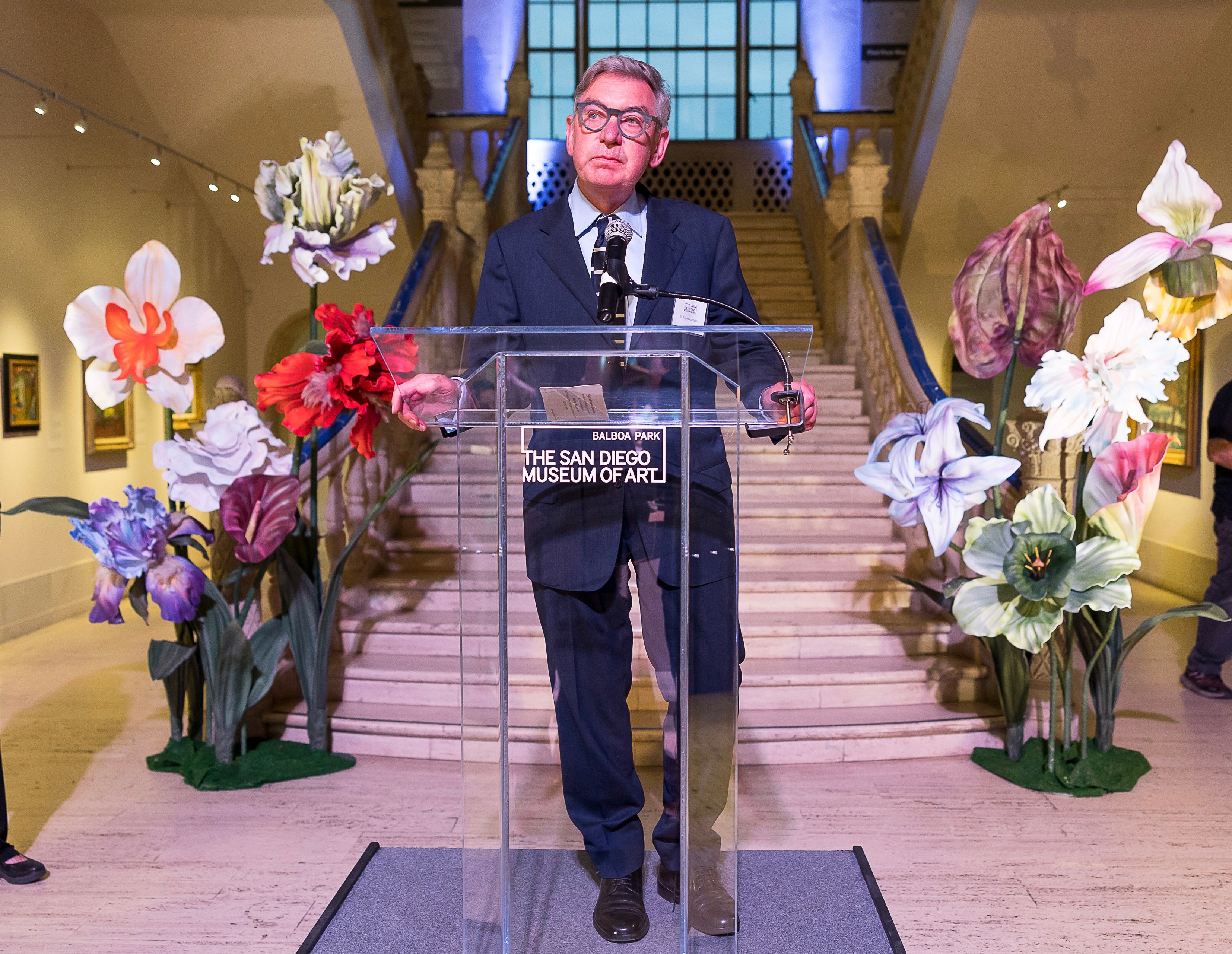 Hana Form large-scale artistic paper flower decor for Museum